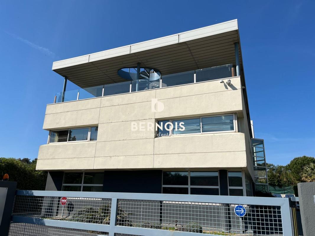 Office in La Seyne-sur-Mer to rent Building Photo- Image 1 of 15