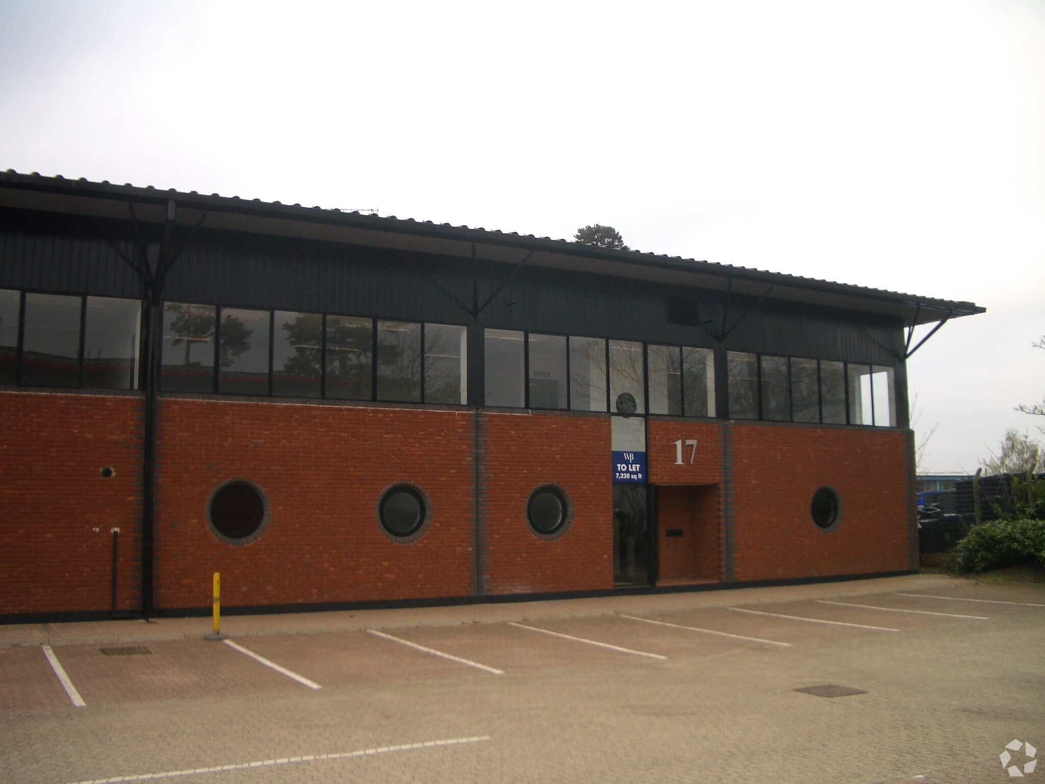 21 Albert Dr, Woking for sale Primary Photo- Image 1 of 1