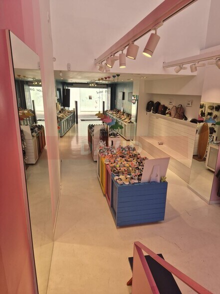 Retail in Terrassa, Barcelona to rent - Interior Photo - Image 2 of 4