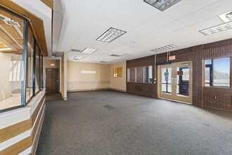 1515 S 19th St, Elwood, IN for rent Lobby- Image 1 of 16