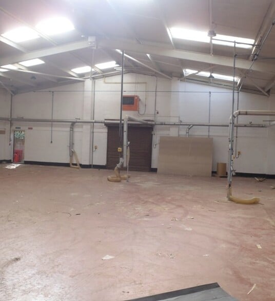 15 Low March, Daventry to rent - Interior Photo - Image 2 of 6