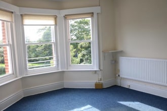 School Ln, Ringwood to rent Interior Photo- Image 1 of 4