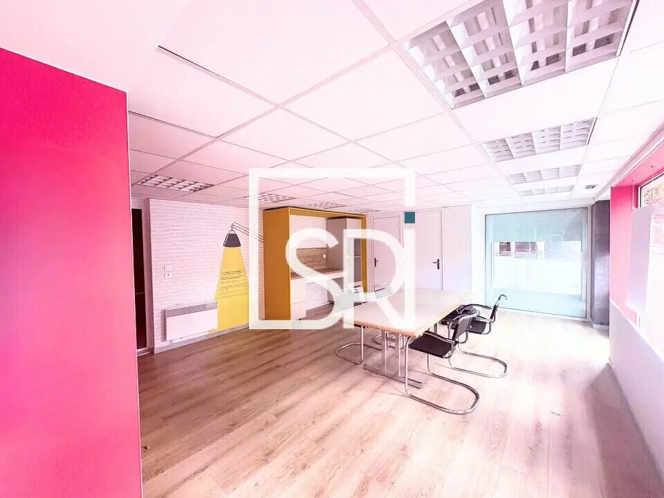 Location Commerce 50 m² à 119 m² - Photo 1