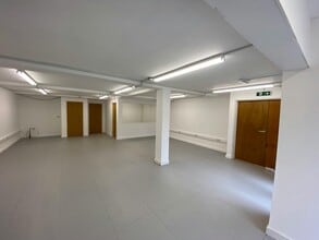 Lower Rd, Garsington to rent Interior Photo- Image 2 of 4