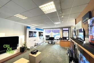 Sussex Rd, Haywards Heath to rent Interior Photo- Image 1 of 6