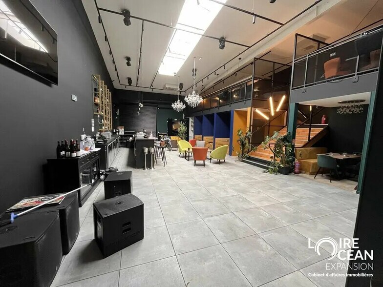 Light Industrial in Nantes to rent - Interior Photo - Image 3 of 7