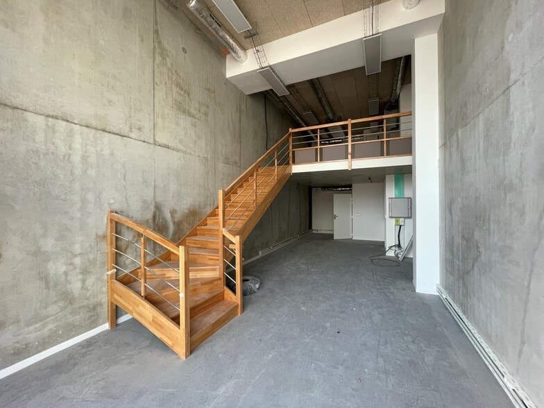 Light Industrial in Vitry-sur-Seine to rent - Interior Photo - Image 3 of 4