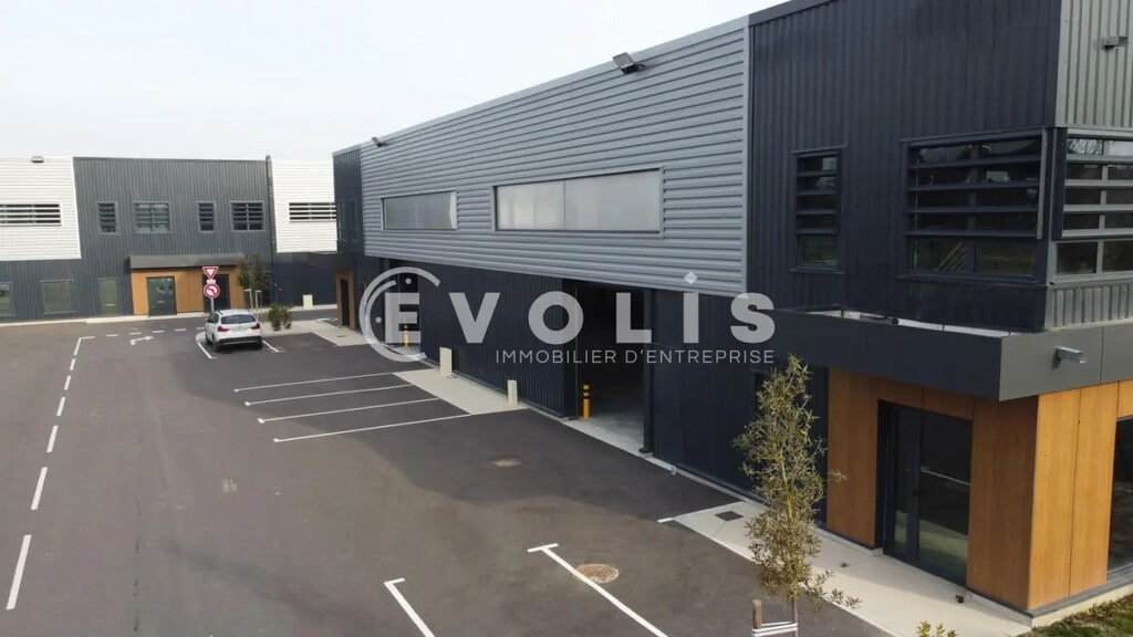 Location Local d'activités 402 m² - Photo 1