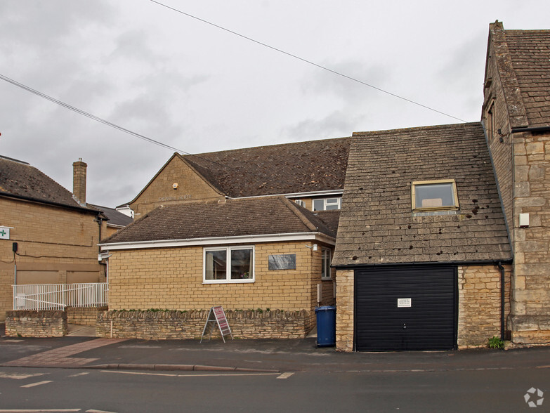 25 Church Rd, Bishops Cleeve for rent - Building Photo - Image 2 of 2