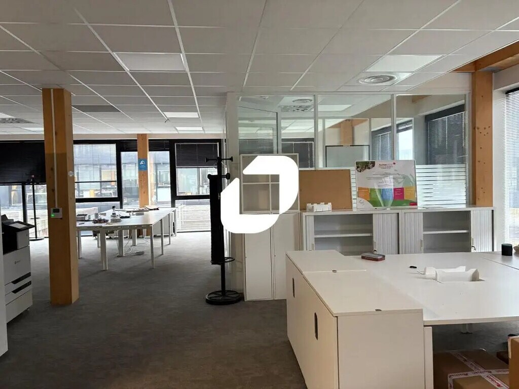 Vente Bureaux 721 m² - Photo 1