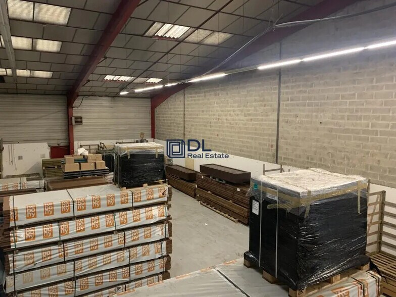 Industrial in Wissous to rent - Interior Photo - Image 3 of 5