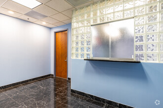 2400 E Commercial Blvd, Fort Lauderdale, FL for rent Interior Photo- Image 1 of 6