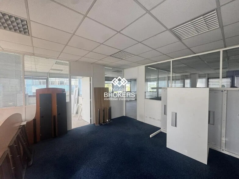 Office in Gennevilliers to rent - Interior Photo - Image 2 of 2