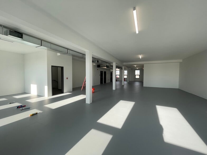 622 W Roosevelt Rd, Chicago, IL to rent - Interior Photo - Image 2 of 3