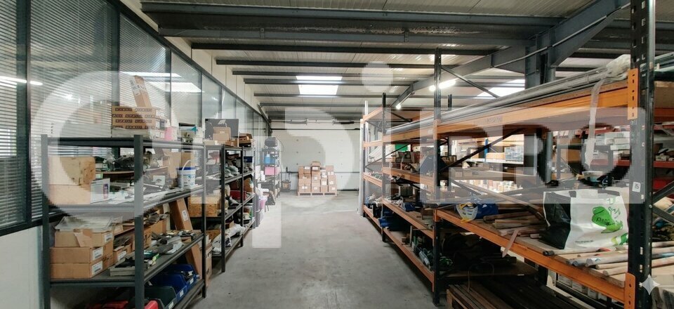 Light Industrial in Savigny Sur Orge for sale Interior Photo- Image 1 of 6