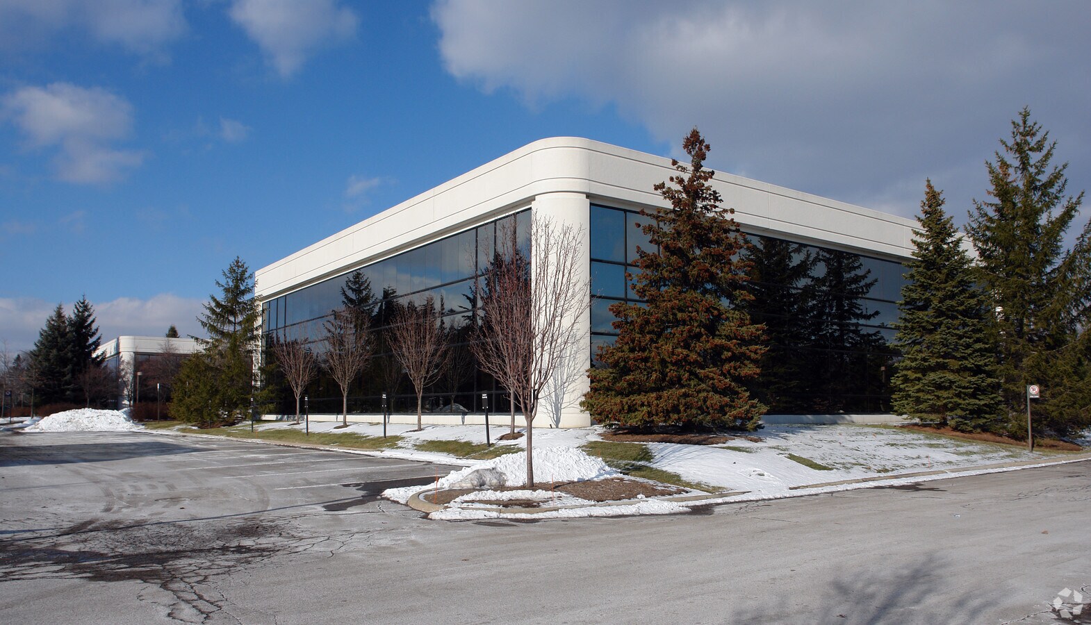 31700 Middlebelt Rd, Farmington Hills 48334 Bldg III