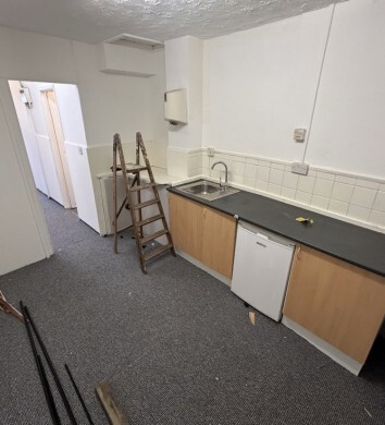 9-9B Market Sq, Waltham Abbey, ESS EN9 1DP - Unit 9A -  - Interior Photo - Image 2 of 4