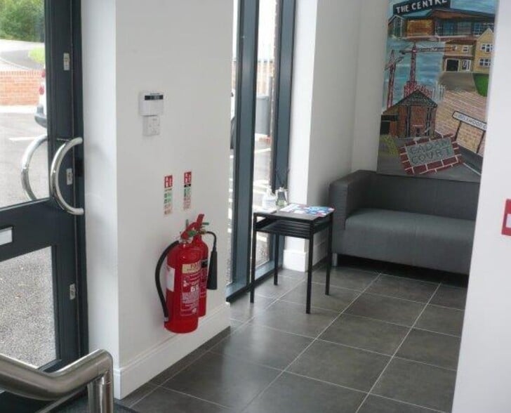 97 Blackburn Rd, Rotherham to rent - Interior Photo - Image 3 of 7