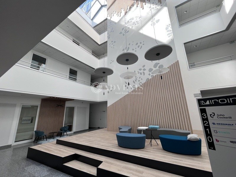 Boulevard Paul Cézanne, Guyancourt to rent Lobby- Image 1 of 8