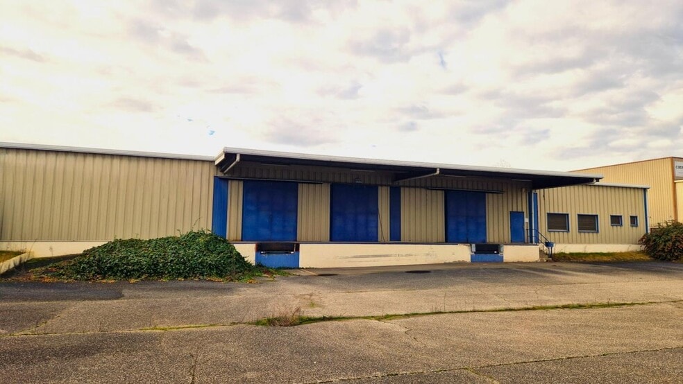 50 Rue Du Mollaret, Saint-Quentin-Fallavier for sale - Building Photo - Image 3 of 12