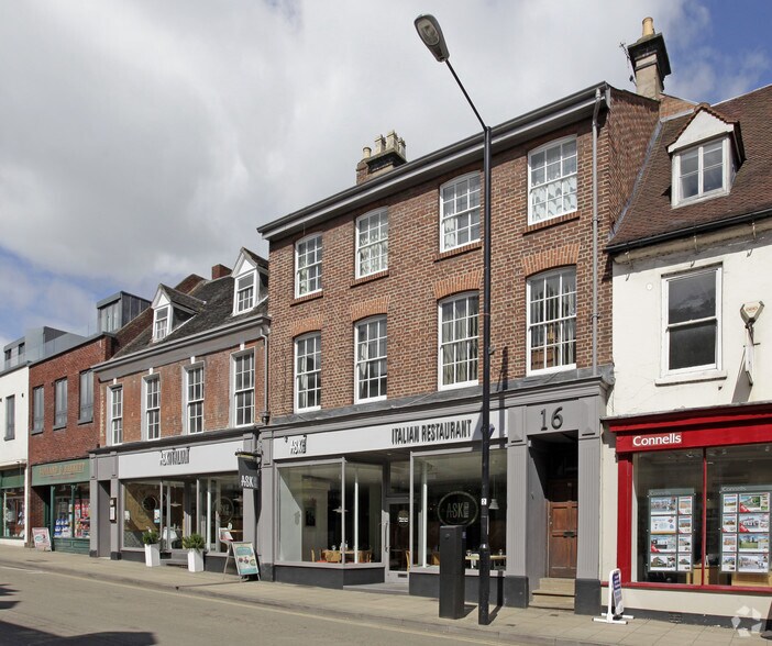 16-18 High St, Warwick to rent - Building Photo - Image 3 of 6