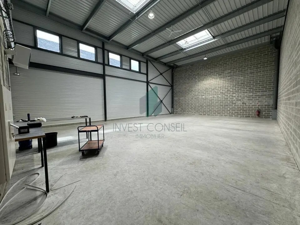Light Industrial in Cormeilles-en-Parisis to rent Building Photo- Image 1 of 6