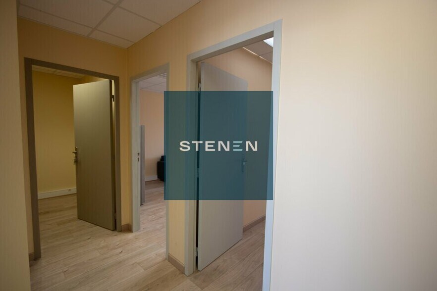 85 Rue Topaze, Éguilles for sale - Interior Photo - Image 2 of 9