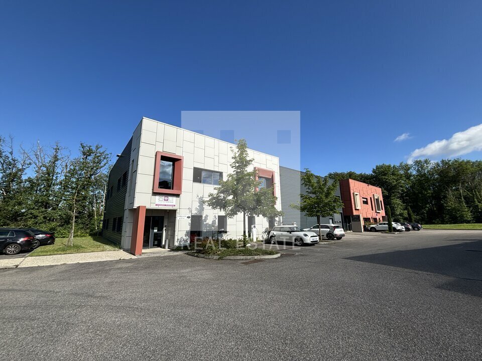 Light Industrial in Dardilly to rent Building Photo- Image 1 of 13