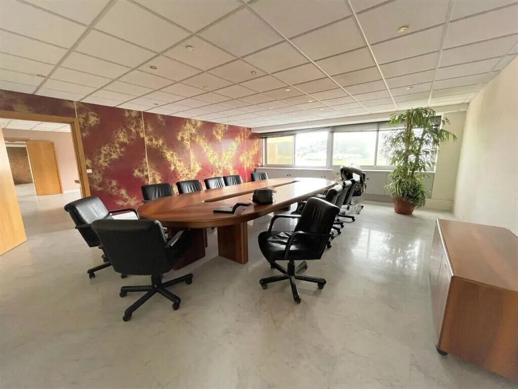 Location Commerce 370 m² - Photo 1