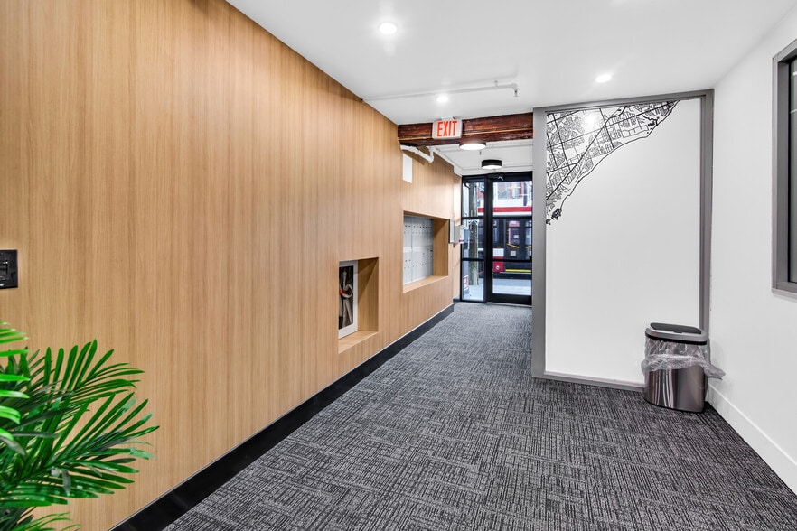 639 Queen St W, Toronto, ON to rent - Building Photo - Image 3 of 22