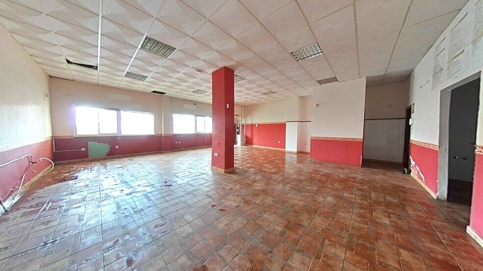 Retail in Mérida for sale - Interior Photo - Image 3 of 35