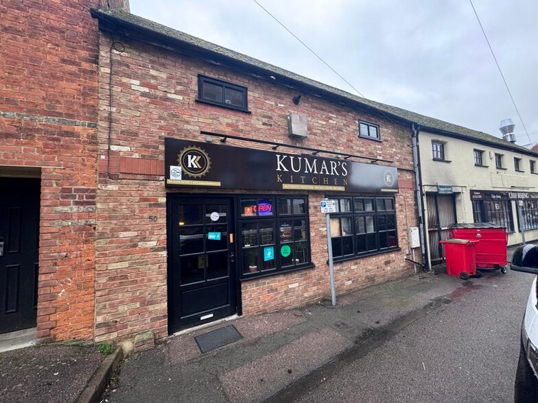 50 Ram Yard, Bedford for sale - Primary Photo - Image 1 of 8