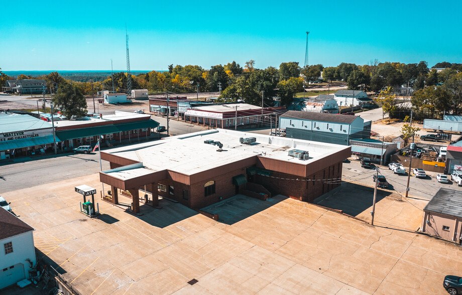 216 W 2nd St, Dixon, MO for sale - Primary Photo - Image 1 of 1