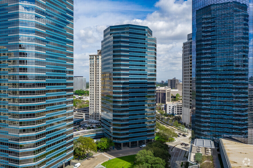 1300 Post Oak Blvd, Houston, TX for rent - Building Photo - Image 1 of 37