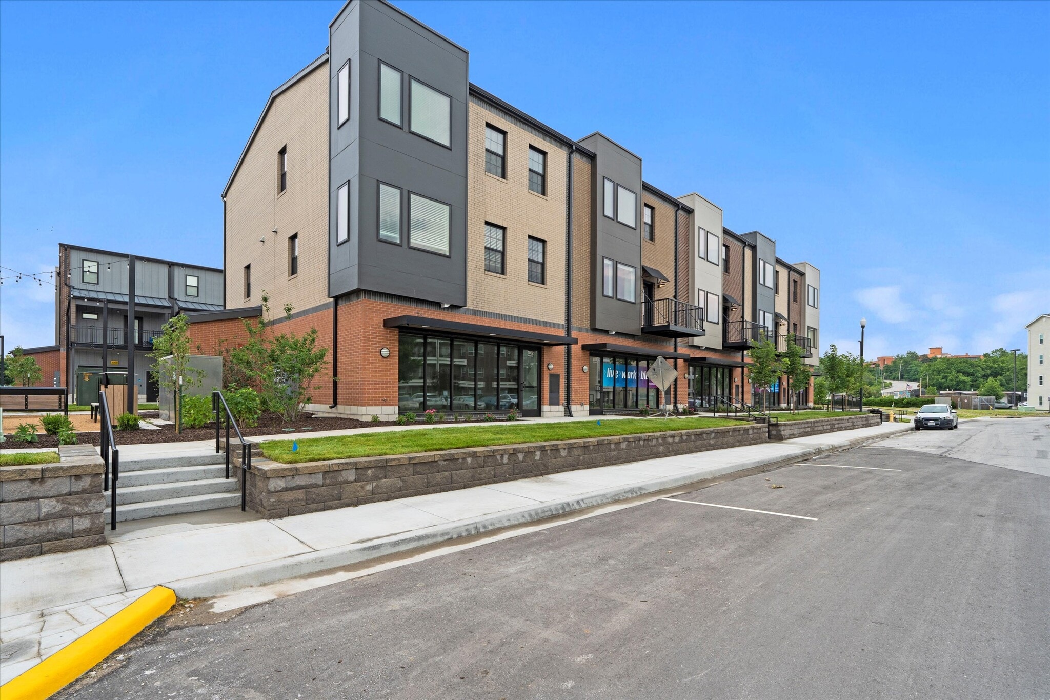 2914-2924 Buchanan St, Kansas City, MO to rent Building Photo- Image 1 of 8