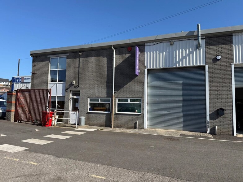 Bradley Ln, Newton Abbot to rent - Primary Photo - Image 1 of 3