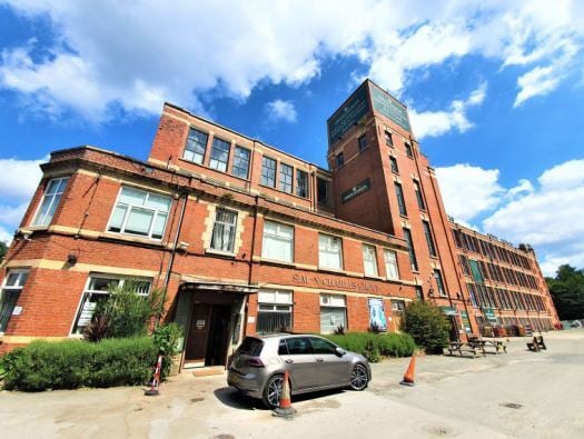 Welkin Rd, Stockport to rent - Primary Photo - Image 1 of 5