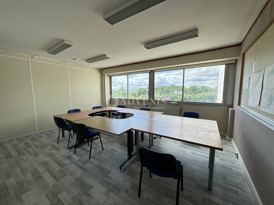 Office in Évry-Courcouronnes for sale Interior Photo- Image 1 of 6