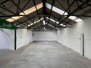 Mill St E, Dewsbury to rent Building Photo- Image 1 of 5