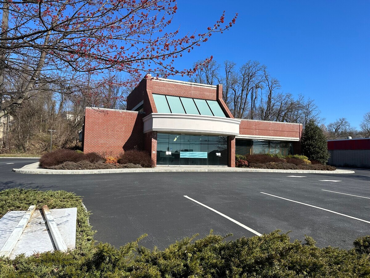 1249 Market St, Lemoyne 17043 Retail for Rent UK