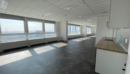 Office in Courbevoie to rent - Interior Photo - Image 3 of 8