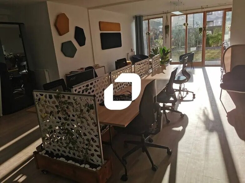 Office in Arcueil to rent - Building Photo - Image 2 of 12