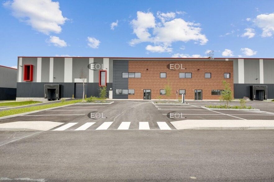 Light Industrial in Le Thillay to rent - Building Photo - Image 2 of 9