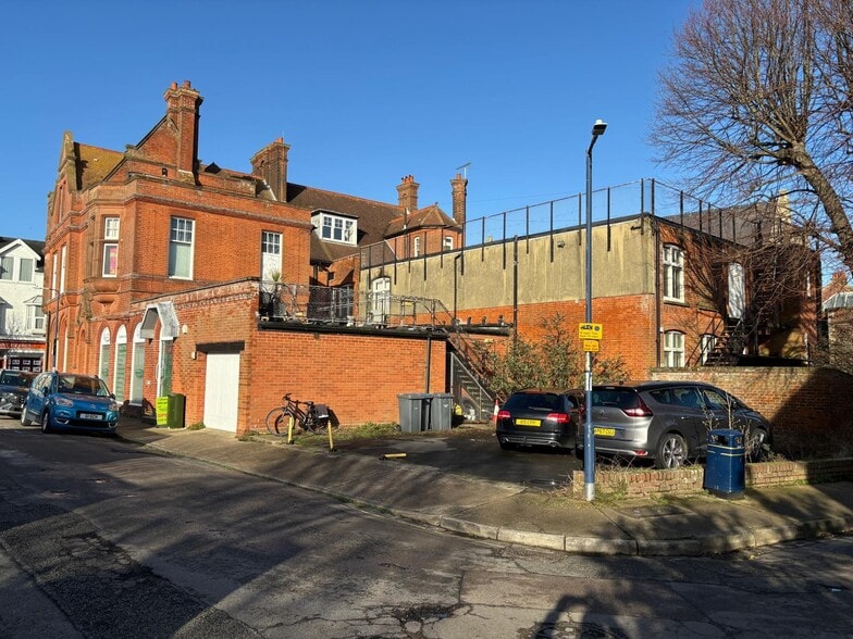 18 Hamilton Rd, Felixstowe to rent - Building Photo - Image 2 of 2