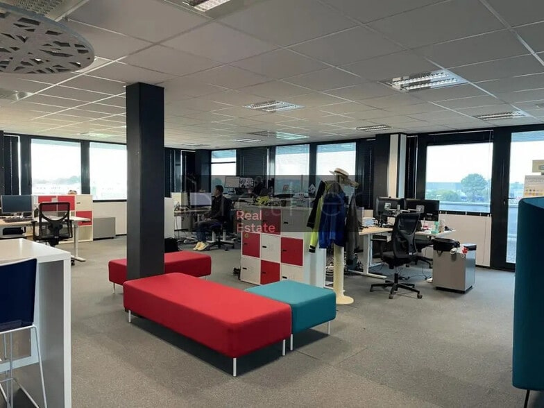 Office in Gradignan to rent - Building Photo - Image 1 of 9