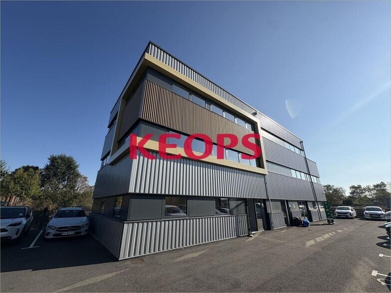 Light Industrial in Toulouse to rent - Building Photo - Image 2 of 17