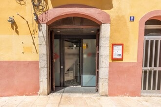Office / Retail in Vilanova i la Geltrú, Barcelona to rent Interior Photo- Image 1 of 15