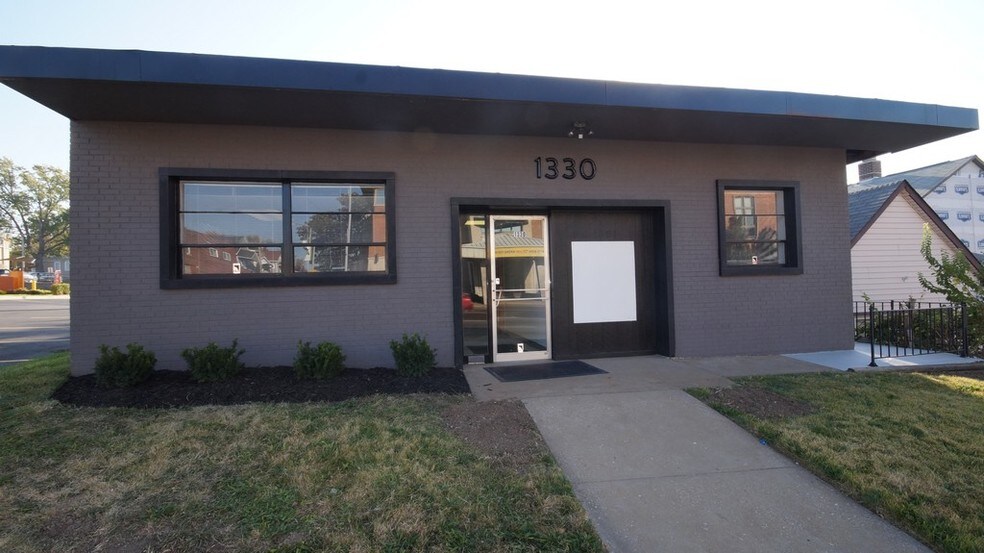 1330 Hampton Ave, Saint Louis 63139 UK