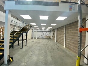 Benyon Rd, Silchester to rent Interior Photo- Image 2 of 8