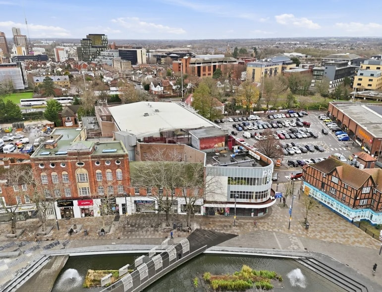 125-127 High St, Watford to rent - Building Photo - Image 3 of 9